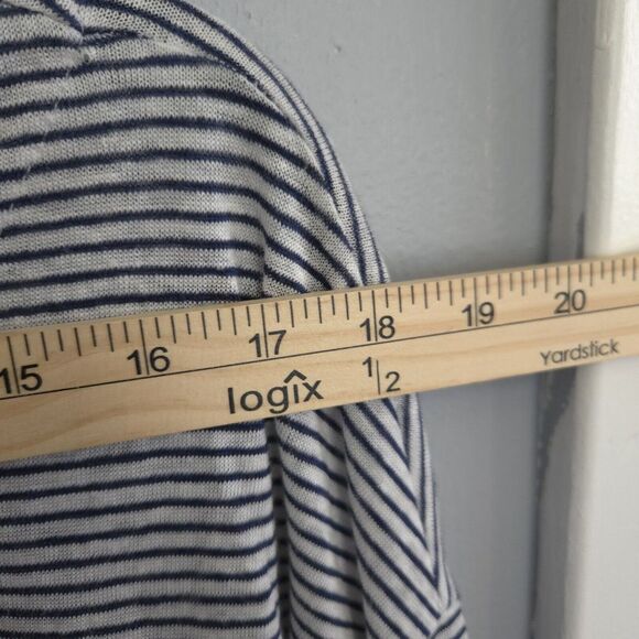 Adrienne Vittadini Navy White Striped 100% Linen Stretch Button Back Top Large - Picture 3 of 10